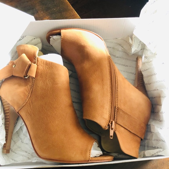 Gorgeous Periera Suede Peep Toe Heel Booties ♥️ - Picture 11 of 13